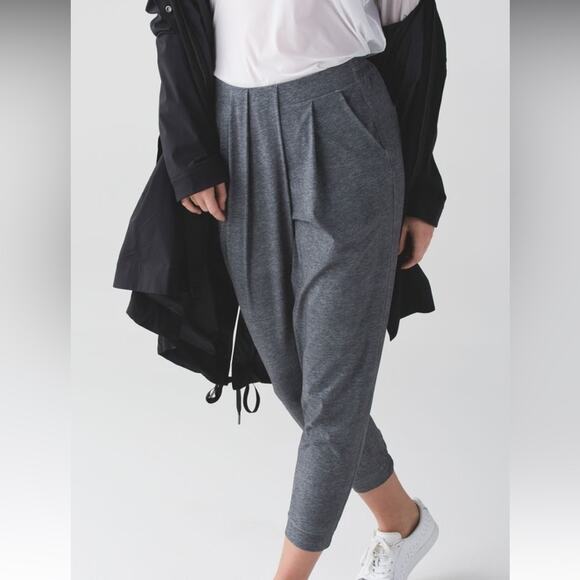 Lululemon Coal Grey & go Keepsake Studio Jogger Tech Pants sz 4 - Picture 13 of 16